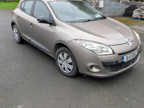 Renault Megane Hatchback, Diesel, 2010, Gold