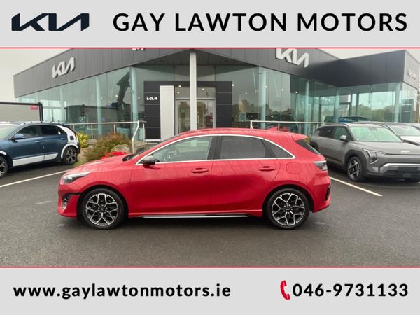Kia Ceed Hatchback, Diesel, 2022, Red