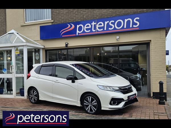 Honda Fit Hatchback, Petrol, 2018, White