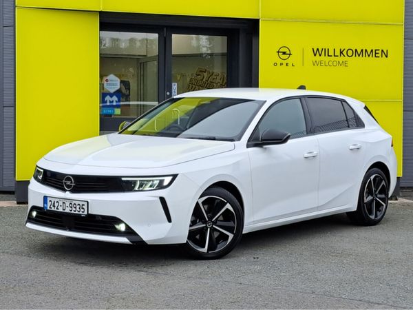 Opel Astra Hatchback, Diesel, 2024, White
