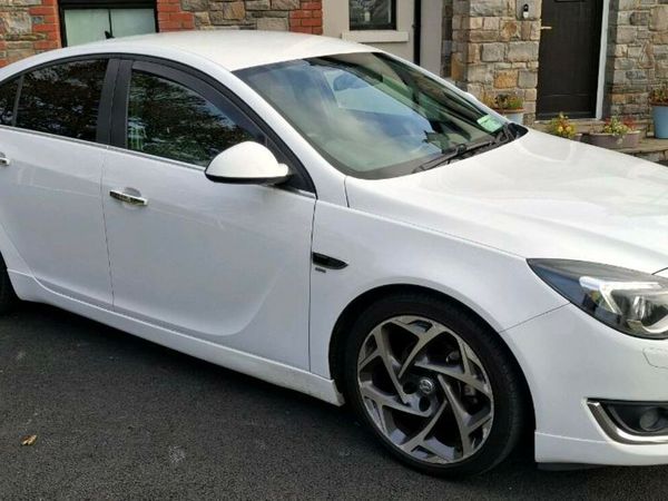 Vauxhall Insignia Hatchback, Diesel, 2014, White
