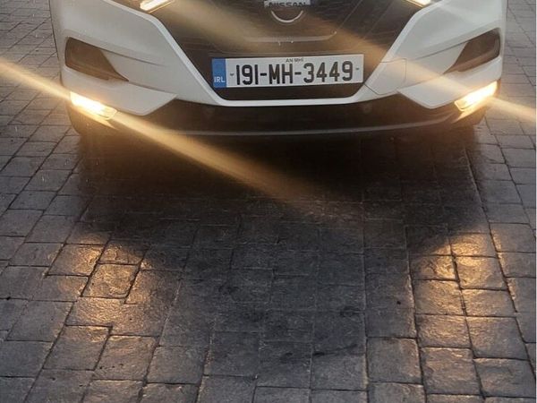 Nissan Qashqai Hatchback, Diesel, 2019, White