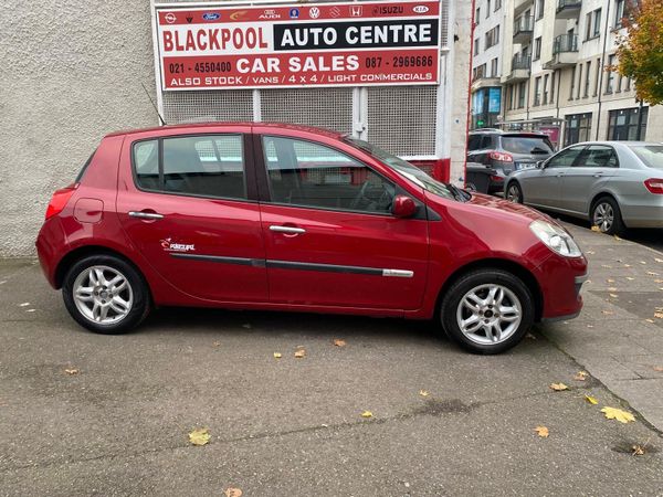Renault Clio Hatchback, Ethanol Petrol, 2009, Red