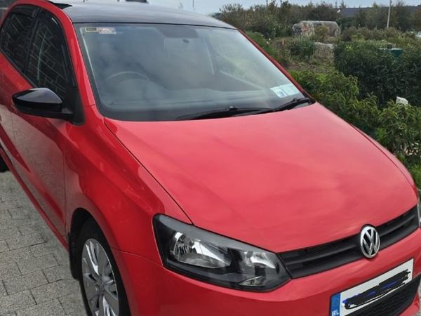 Volkswagen Polo Hatchback, Petrol, 2014, Red