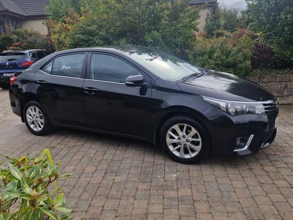 Toyota Corolla Saloon, Petrol, 2014, Black