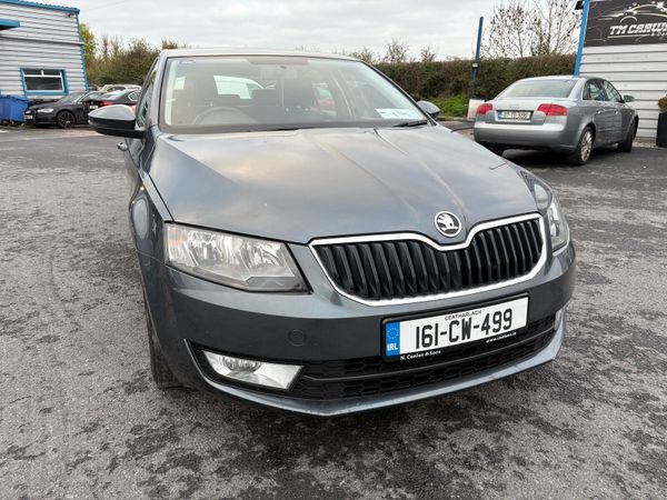 Skoda Octavia Saloon, Diesel, 2016, Grey