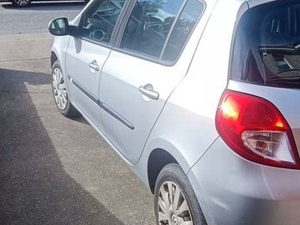 Renault Clio Hatchback, Ethanol Petrol, 2010, Silver