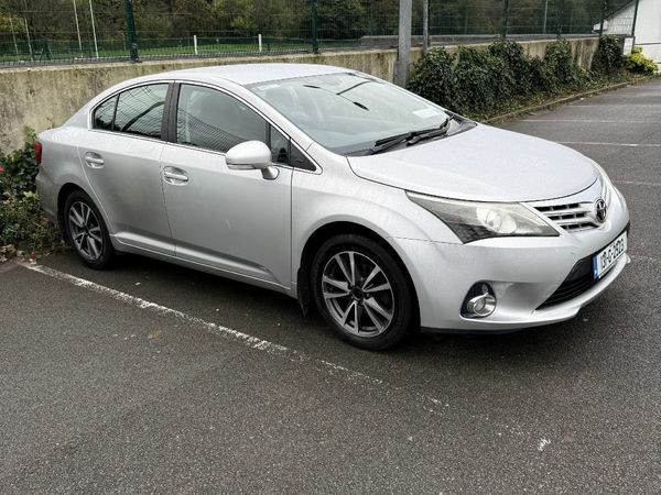 Toyota Avensis Saloon, Diesel, 2013, Silver