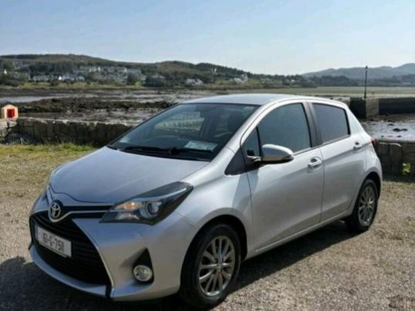 Toyota Yaris Hatchback, Petrol, 2016, Silver