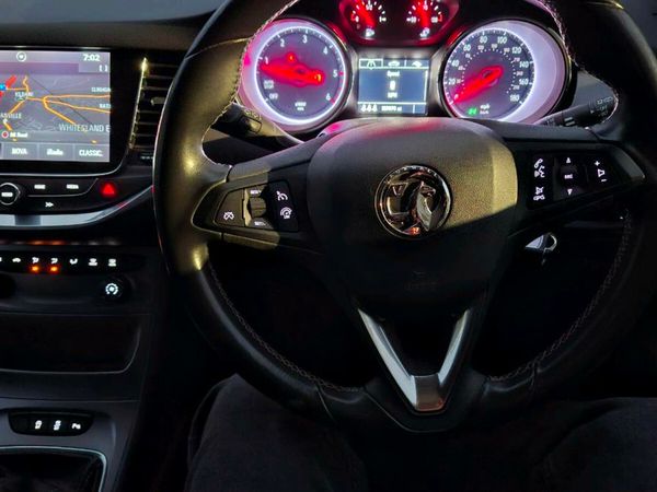 Vauxhall Astra Hatchback, Diesel, 2017, Silver