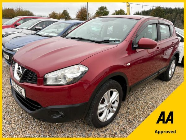 Nissan Qashqai Hatchback, Diesel, 2012, Red