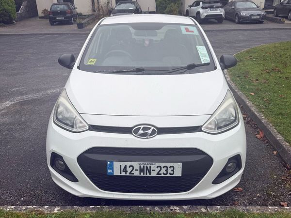 Hyundai i10 Hatchback, Petrol, 2014, White