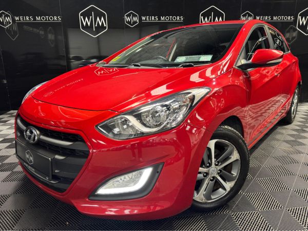 Hyundai i30 Hatchback, Petrol, 2016, Red