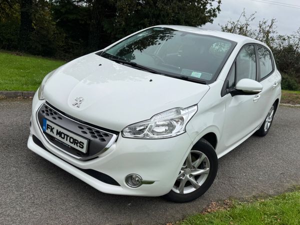Peugeot 208 Hatchback, Diesel, 2013, White