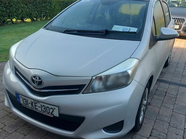 Toyota Yaris Hatchback, Petrol, 2013, Silver