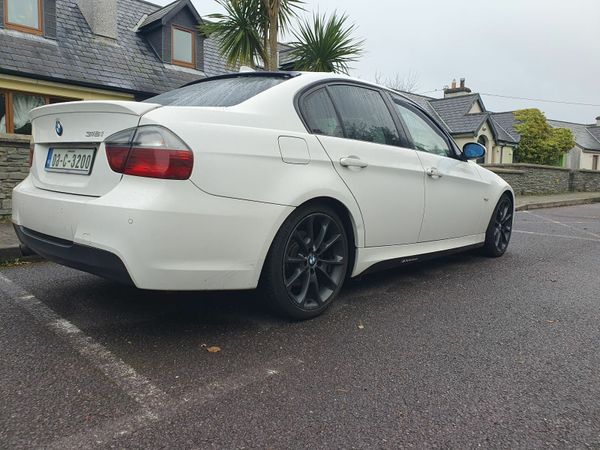 BMW 5-Series Saloon, Diesel, 2007, White