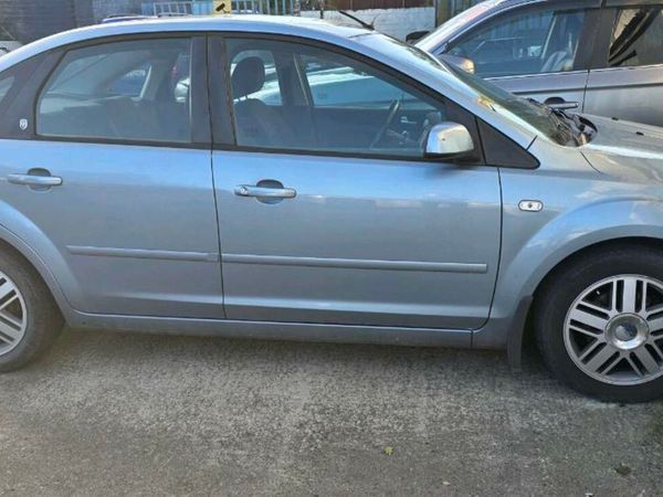 Ford Focus Saloon, Petrol, 2006, Blue