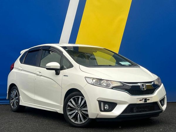 Honda Fit Hatchback, Petrol Hybrid, 2016, White