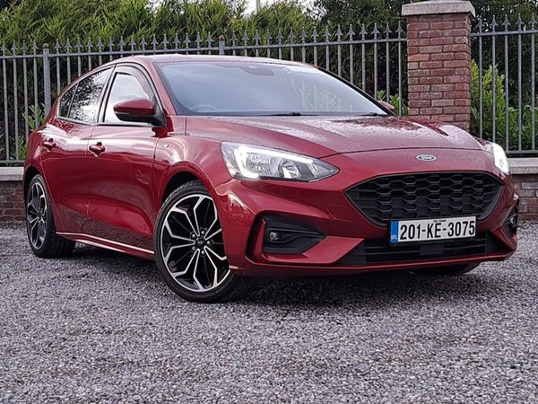 Ford Focus Hatchback, Petrol, 2020, Red