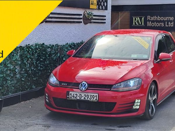 Volkswagen Golf Hatchback, Petrol, 2014, Red