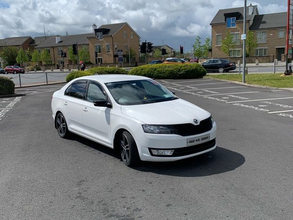 Skoda Rapid Hatchback, Petrol, 2016, White