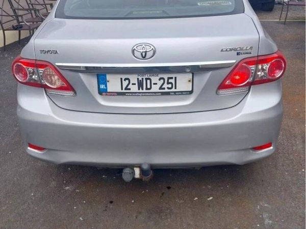 Toyota Corolla Saloon, Diesel, 2012, Silver