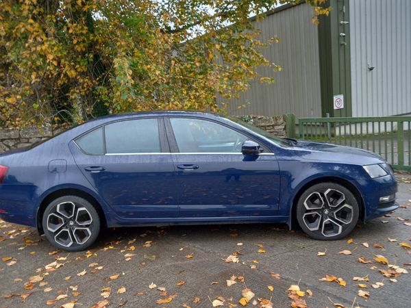 Skoda Octavia Saloon, Diesel, 2018, Blue