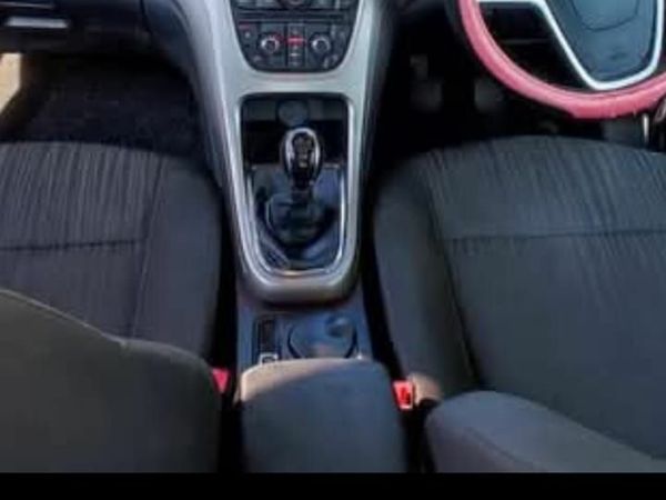 Vauxhall Astra Hatchback, Petrol, 2011, Grey