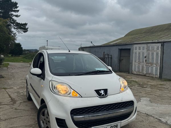Peugeot 107 Hatchback, Petrol, 2011, White
