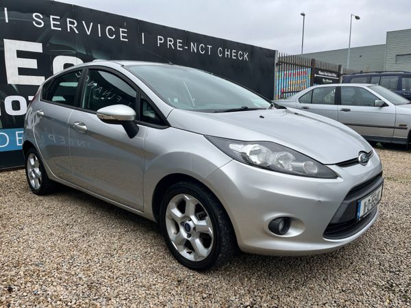 Ford Fiesta Hatchback, Petrol, 2011, Silver
