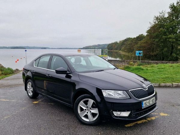 Skoda Octavia Saloon, Diesel, 2016, Black