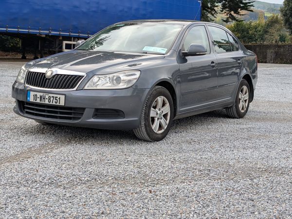 Skoda Octavia Hatchback, Diesel, 2010, Grey