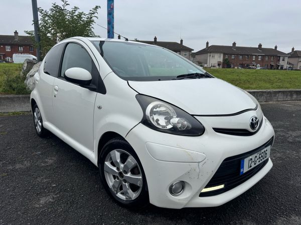 Toyota Aygo Hatchback, Petrol, 2012, White