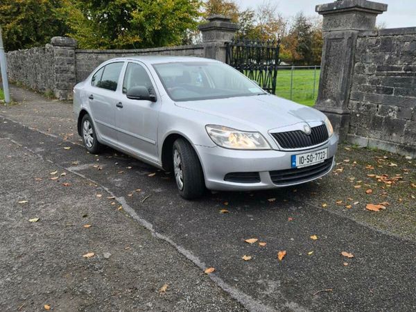 Skoda Octavia Hatchback, Diesel, 2010, Silver