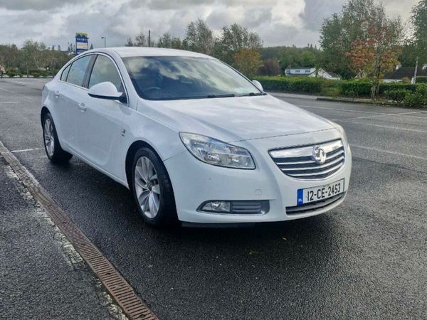 Vauxhall Insignia Hatchback, Diesel, 2012, White