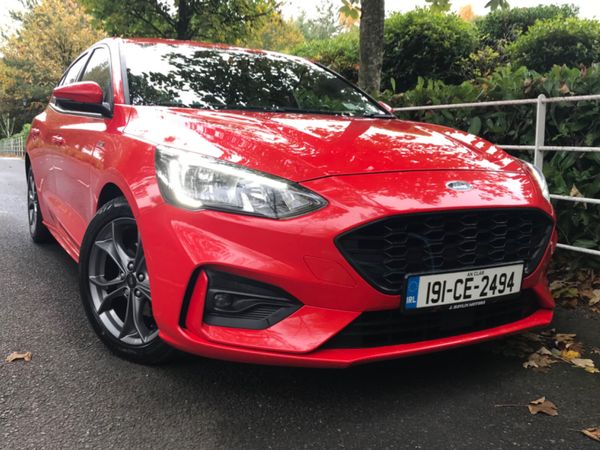 Ford Focus Hatchback, Diesel, 2019, Red