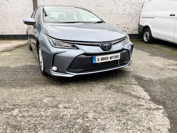 Toyota Corolla Saloon, Petrol Hybrid, 2023, Grey