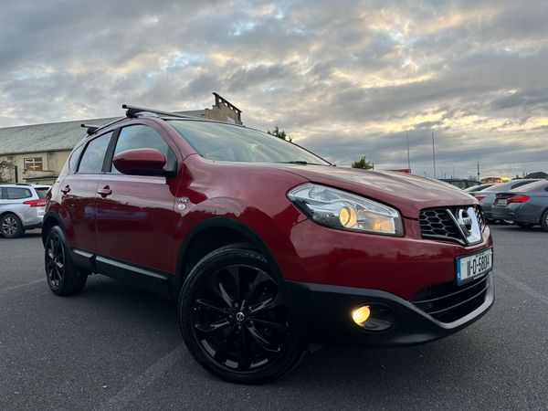 Nissan Qashqai Hatchback, Diesel, 2011, Red