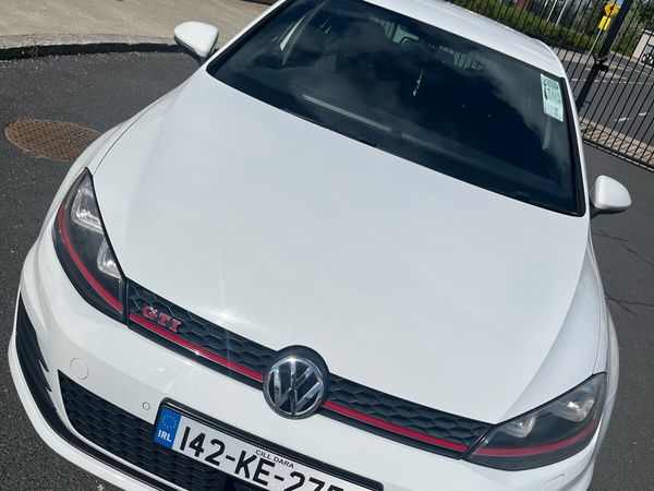 Volkswagen Golf Hatchback, Petrol, 2014, White