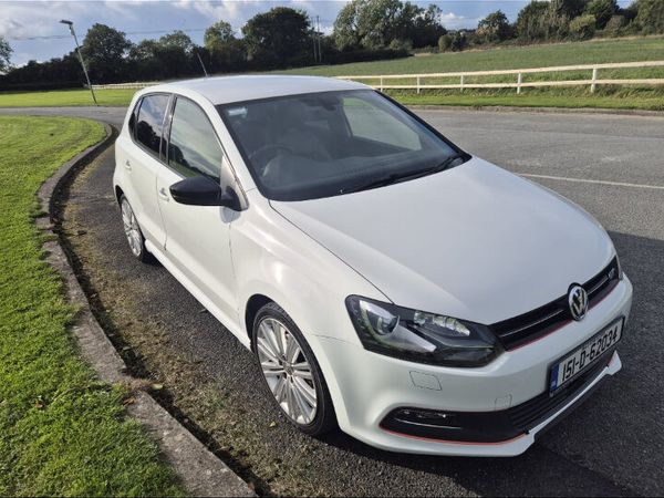 Volkswagen Polo Hatchback, Petrol, 2015, White