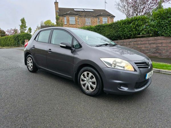 Toyota Auris Hatchback, Petrol, 2011, Grey