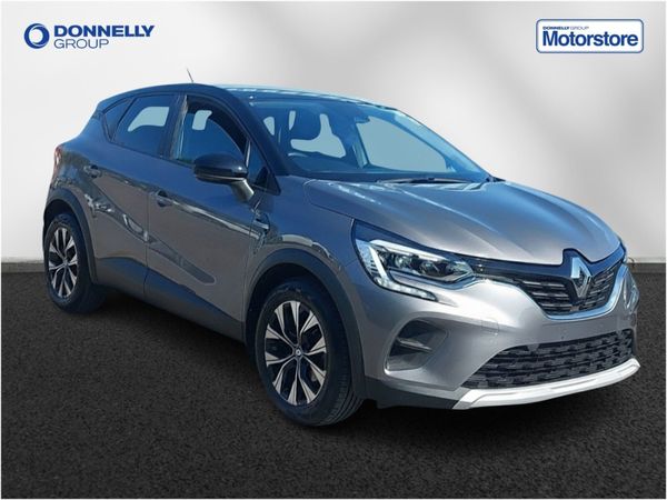Renault Captur Hatchback, Petrol, 2022, Grey