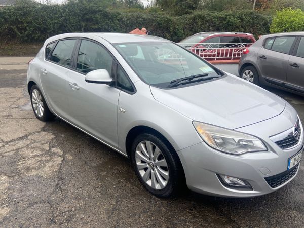 Opel Astra Hatchback, Diesel, 2011, Silver