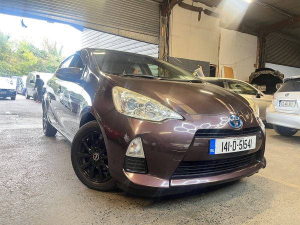 Toyota Aqua Hatchback, Petrol Hybrid, 2014, Purple