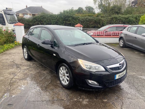 Opel Astra Hatchback, Diesel, 2011, Black