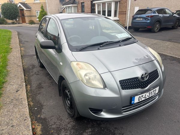 Toyota Yaris Hatchback, Petrol, 2007, Silver