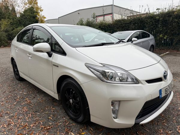 Toyota Prius Hatchback, Petrol Hybrid, 2015, White