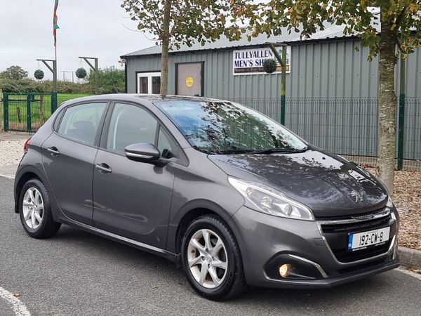 Peugeot 208 Hatchback, Petrol, 2019, Grey