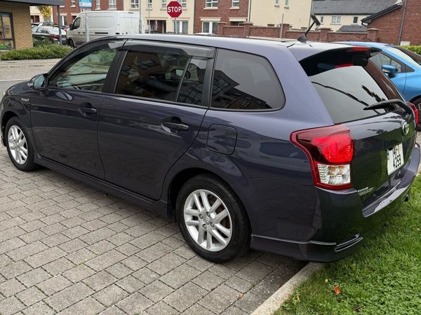 Toyota Corolla Estate, Petrol Hybrid, 2014, Blue