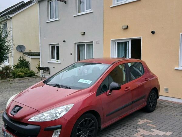 Peugeot 308 Hatchback, Diesel, 2010, Red